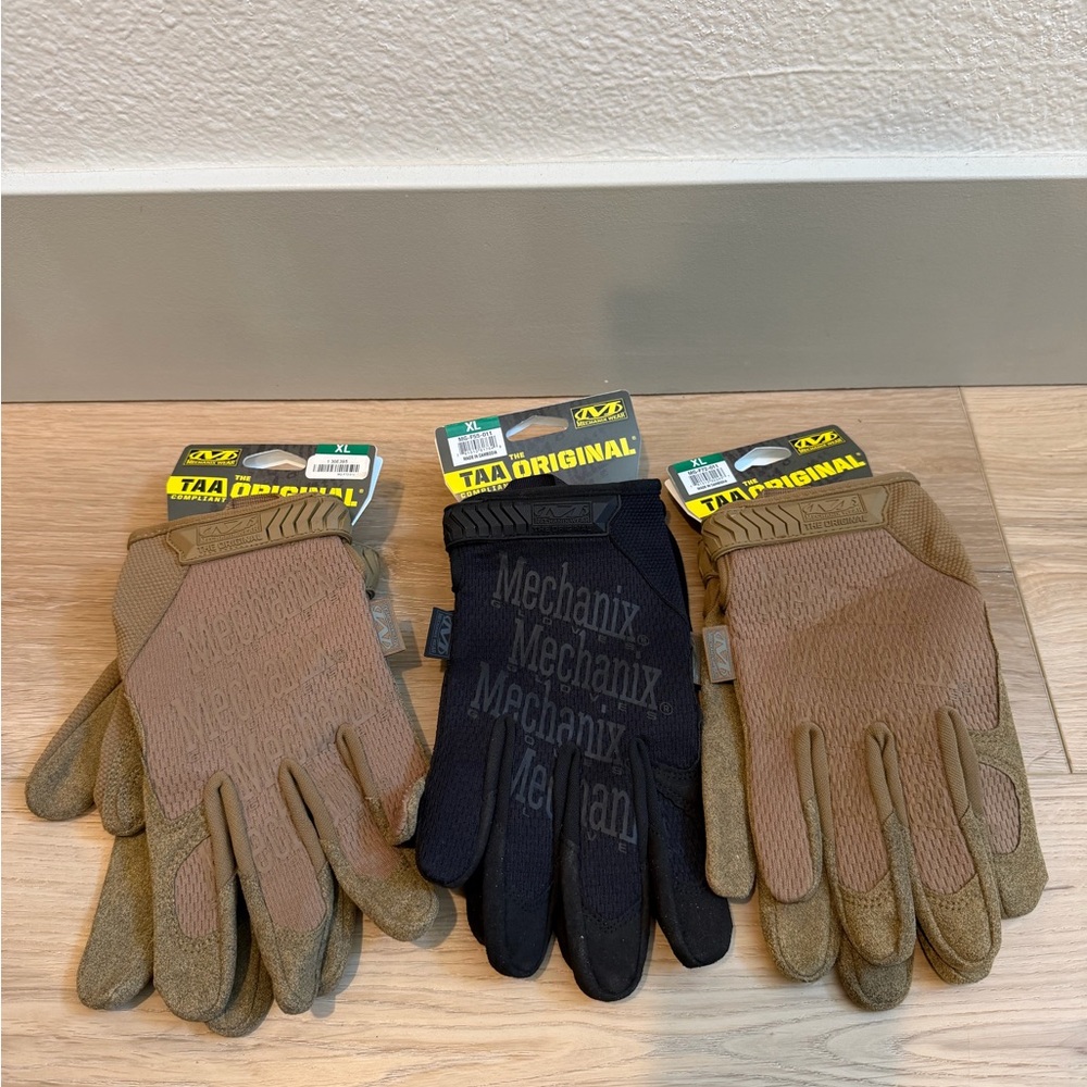 Men’s Tactical Gloves XL (Multiple Pairs Available) $20 (1), $35 (2), $50 (3)